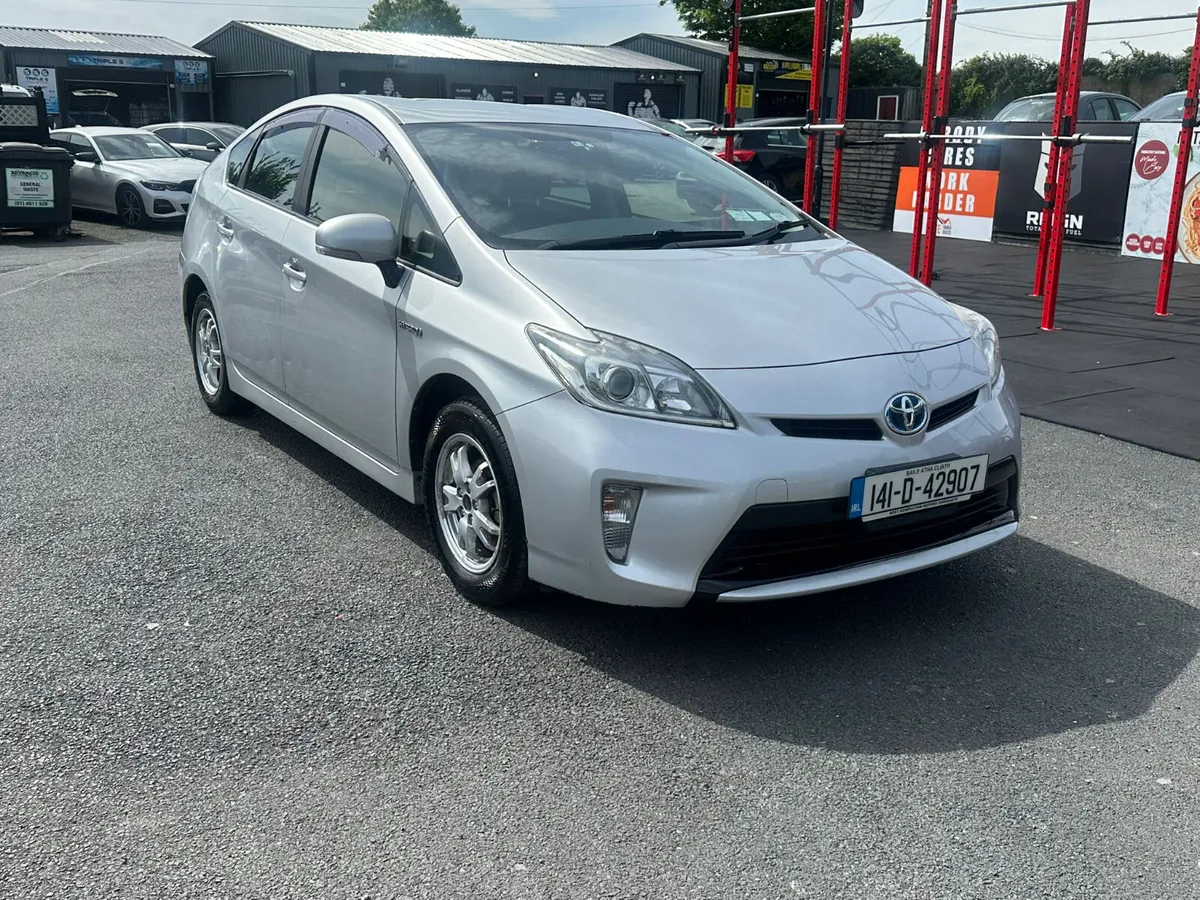 Toyota Prius 2014 (ex taxi) - Image 3