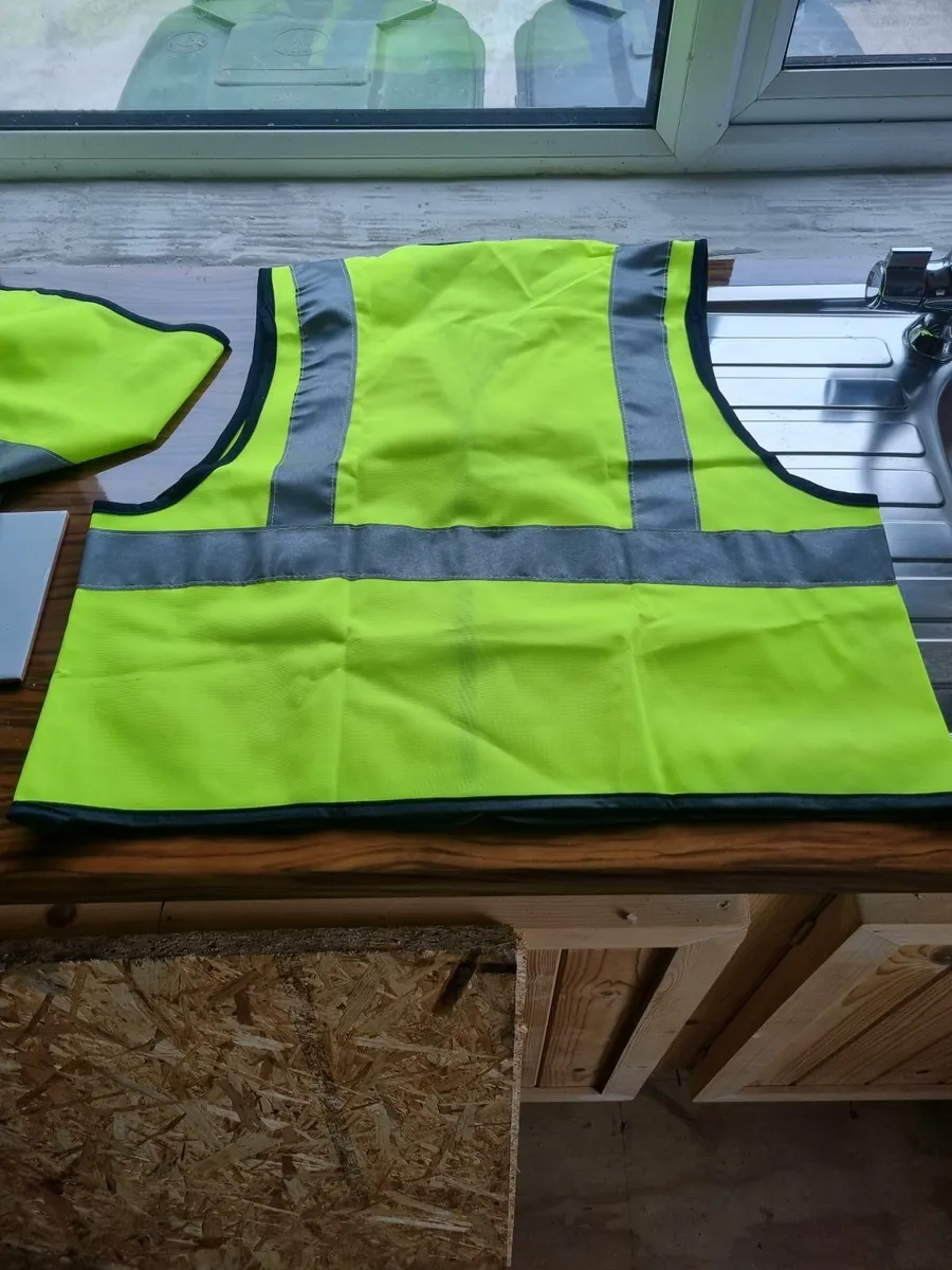 High Visibilty Safety Vests - Image 3