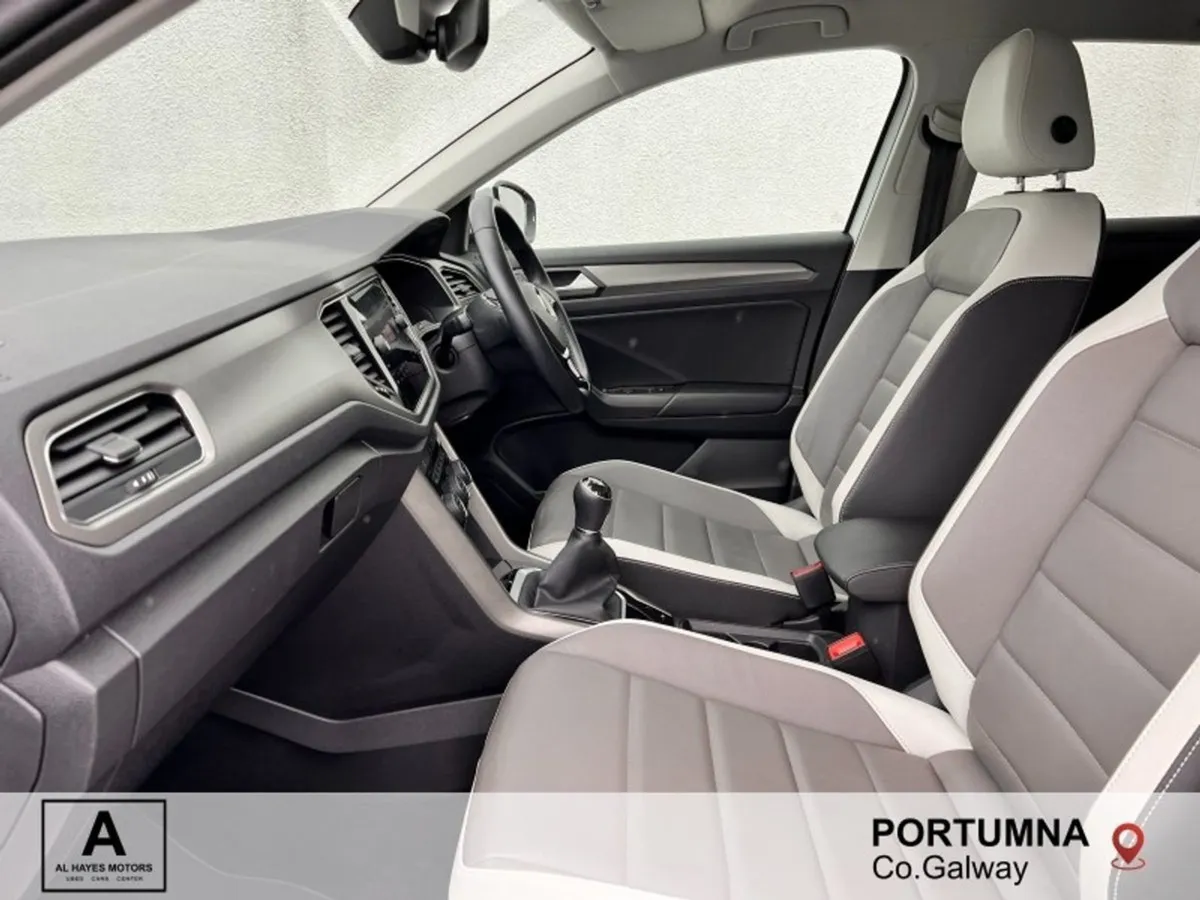 Volkswagen T-Roc 2022 Design 1.0 TSI 6speed 110BH - Image 4