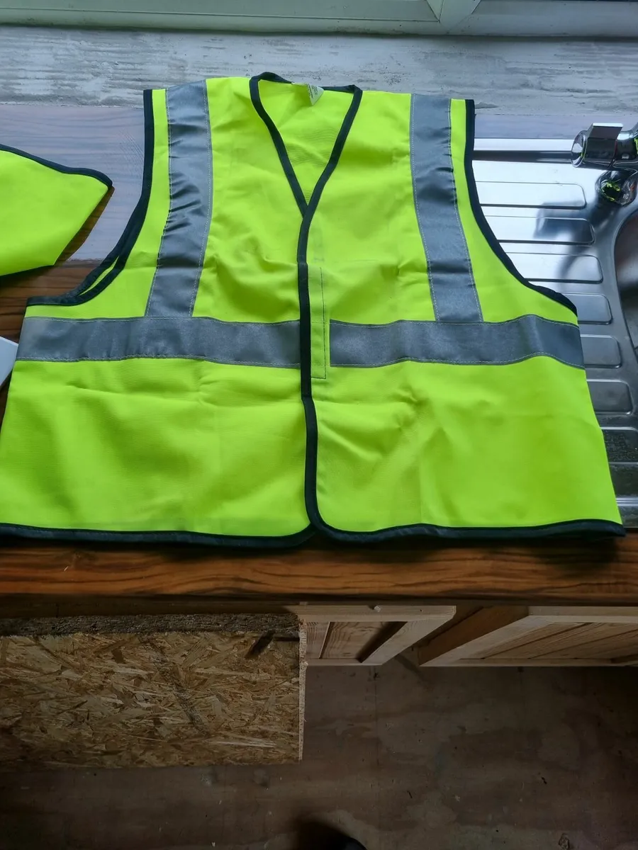 High Visibilty Safety Vests - Image 4