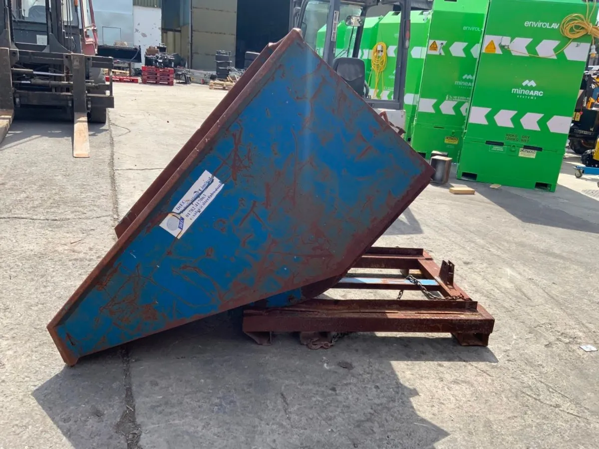 SELF TIPPING FORKLIFT SKIP.......W1. - Image 3