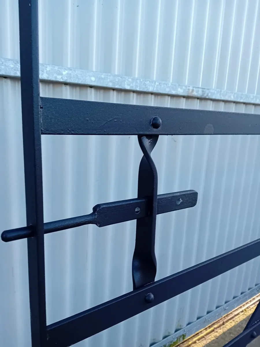 Wrought iron gates - Image 2