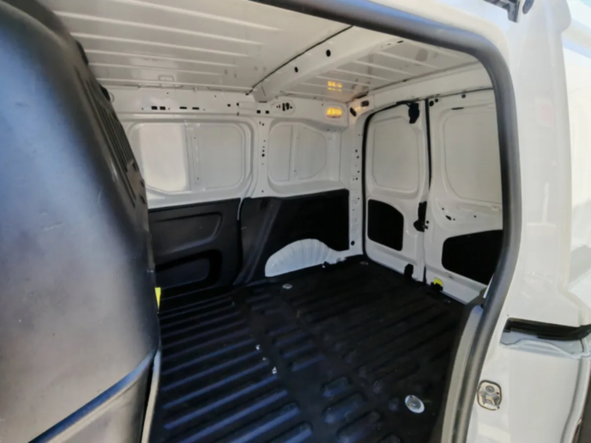 Toyota Proace City 2022 - Image 2