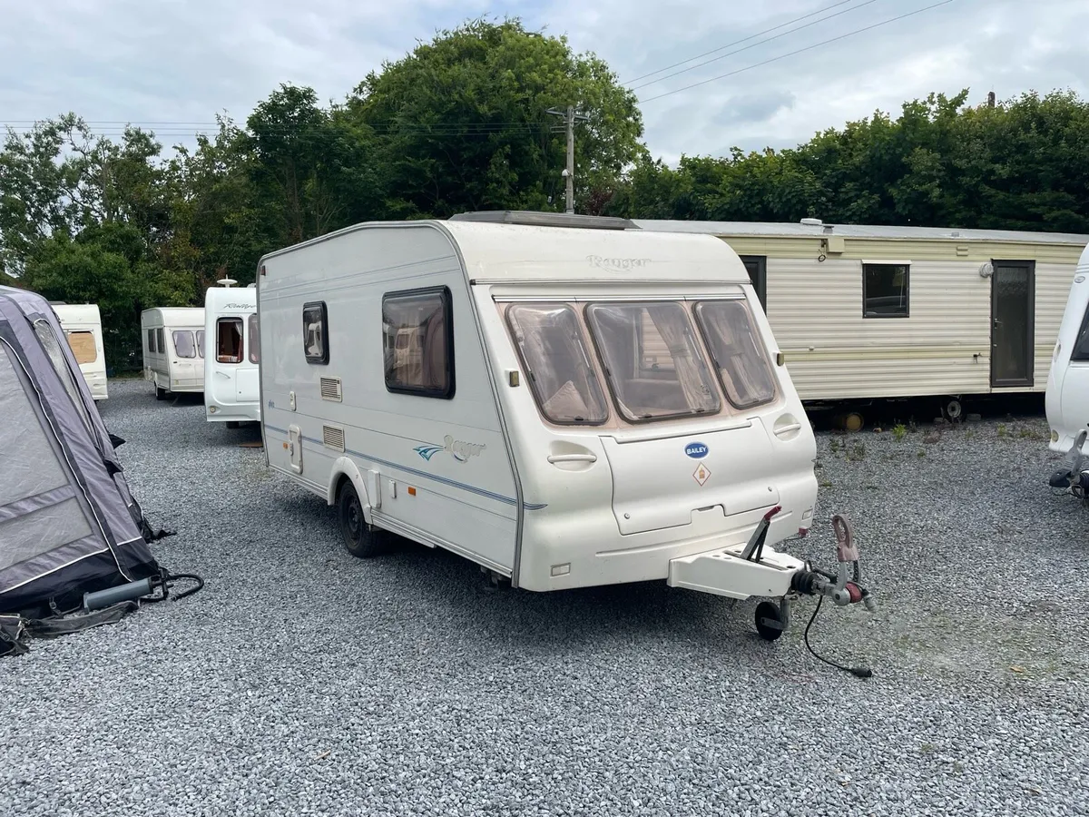2 birth caravan - Image 1