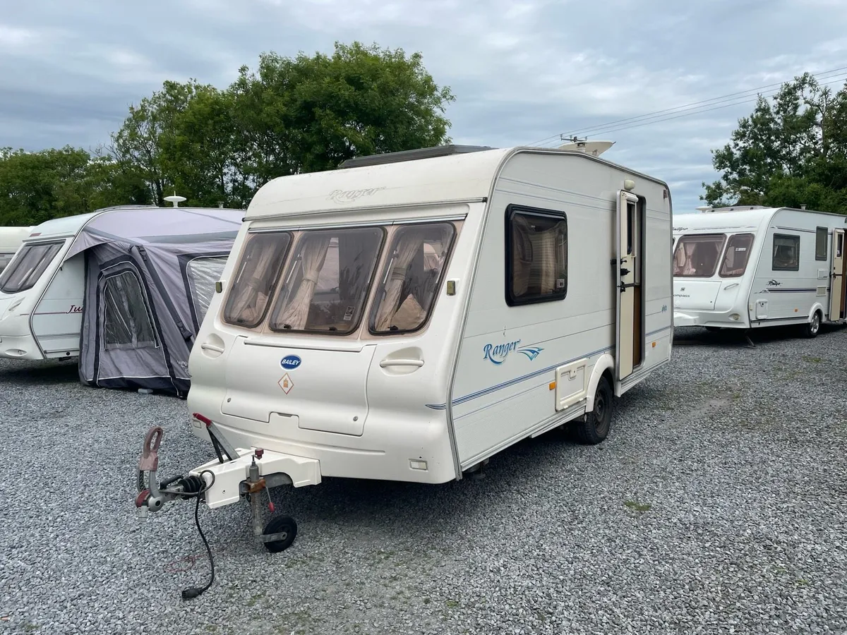 2 birth caravan - Image 2