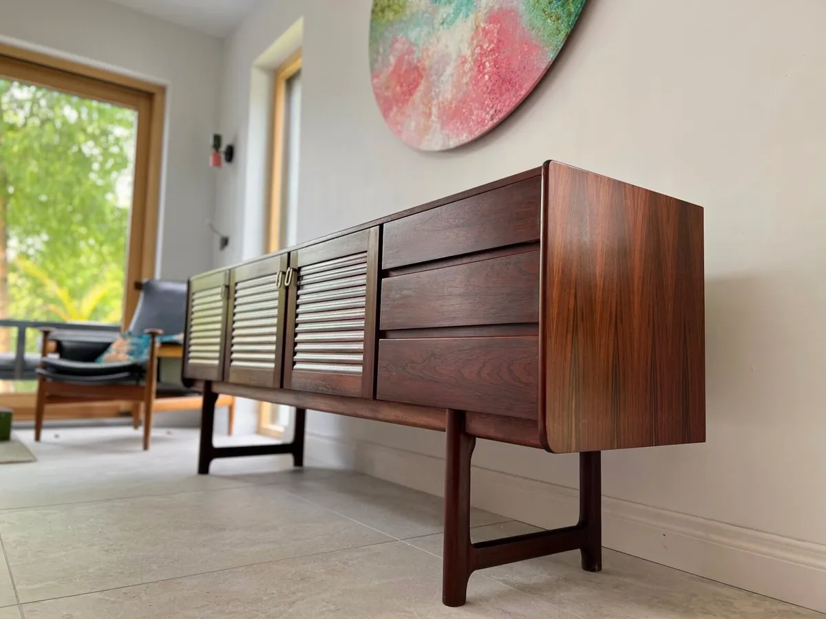 Mid century rosewood Mcintosh Sideboard retro - Image 1