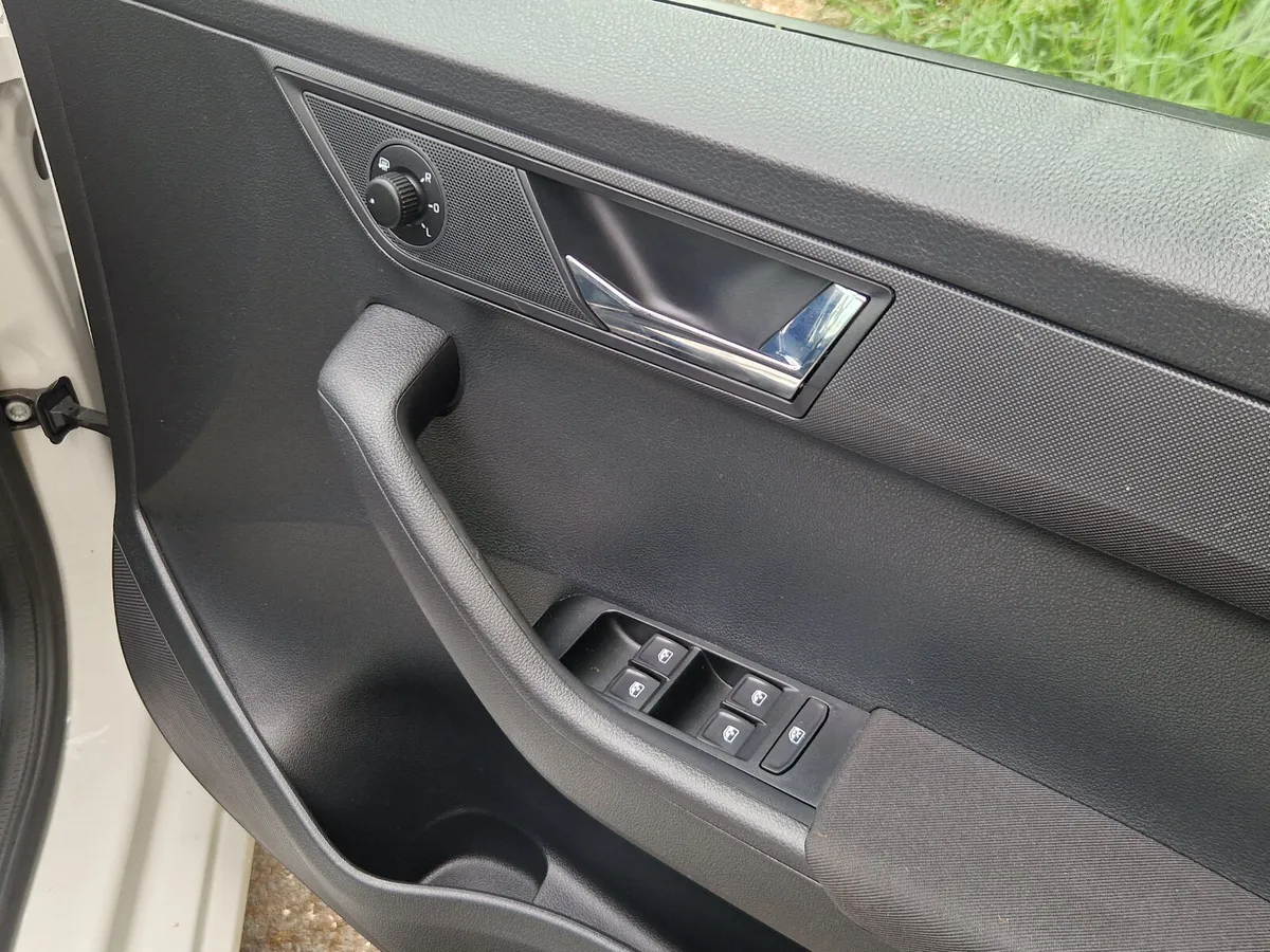 Skoda Fabia  AMBITON 1.0 TSI - Image 3