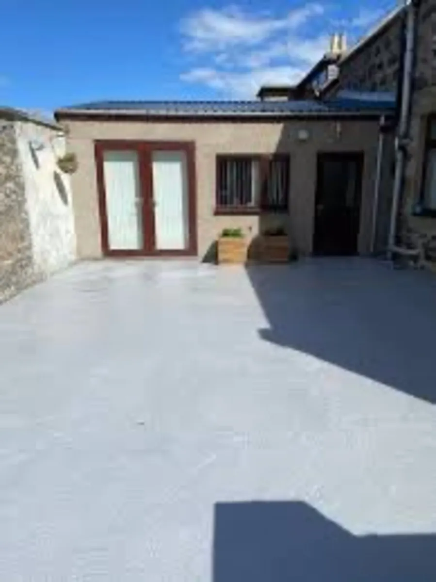 Roof/driveway paint - Image 3