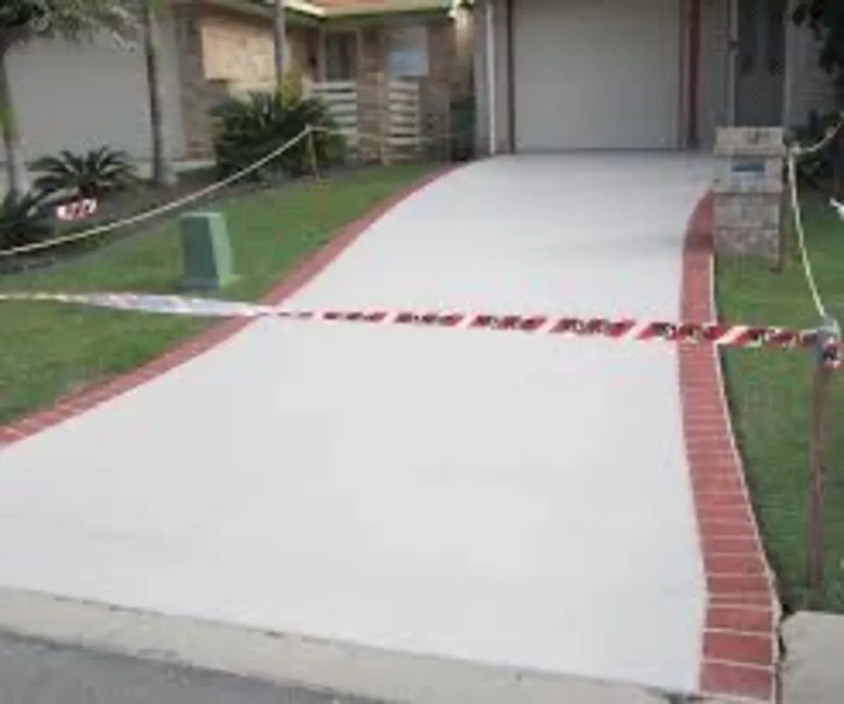 Roof/driveway paint - Image 2