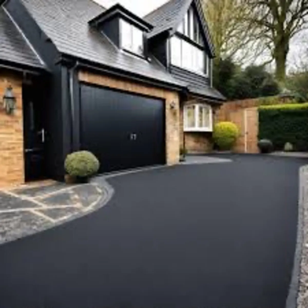 Roof/driveway paint - Image 3