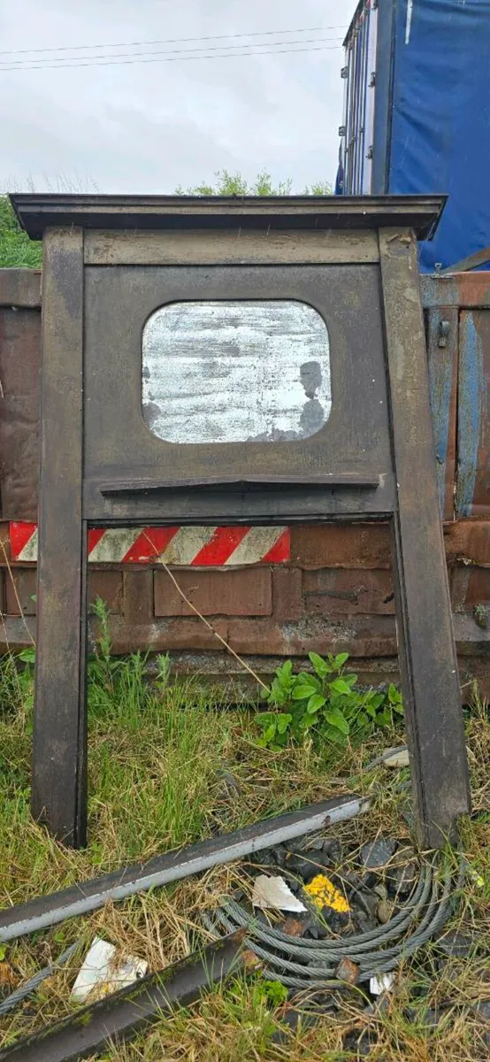 Old pub furniture - Image 4