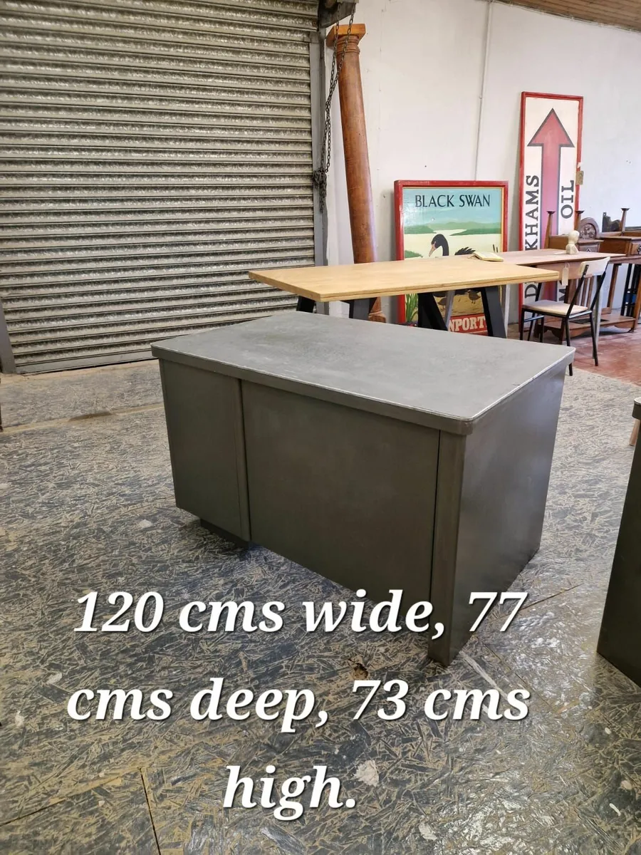 1940s, 50s steel tank desk - Image 3