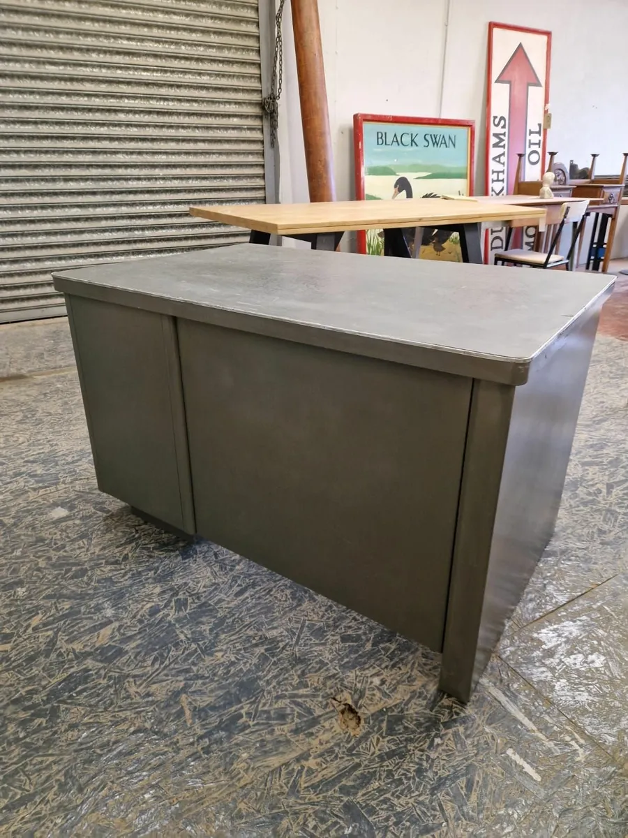 1940s, 50s steel tank desk - Image 4