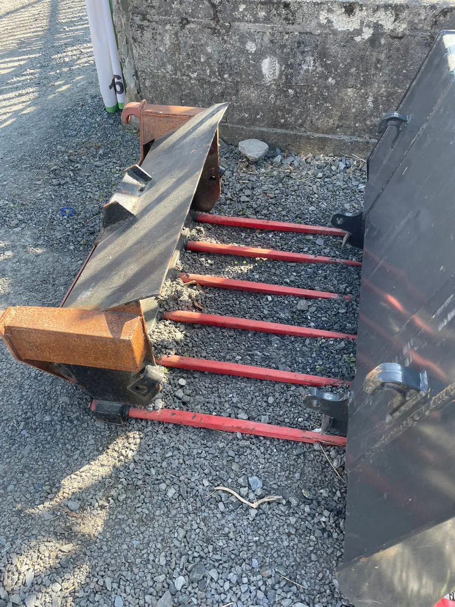 4ft dung forks - Image 1