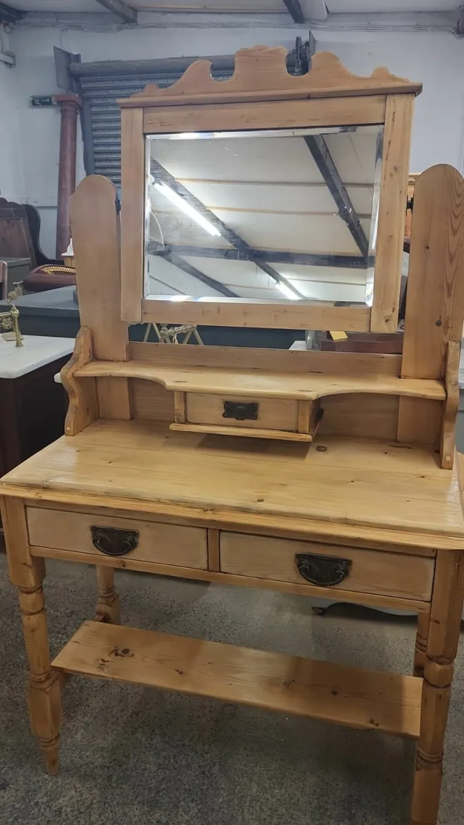 Victorian pine wash stand with mirror - Image 2