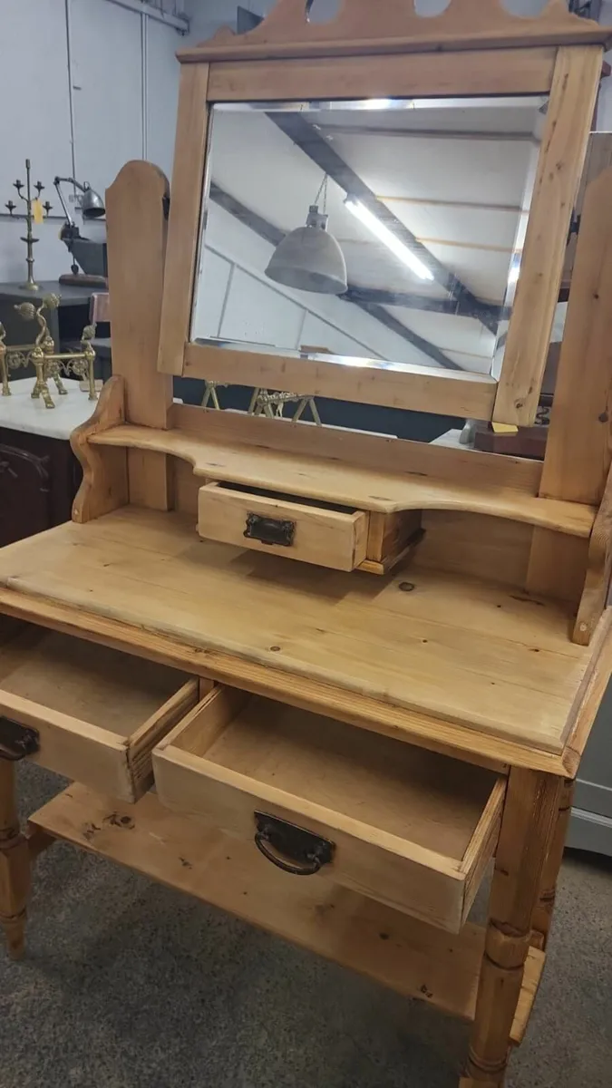 Victorian pine wash stand with mirror - Image 3