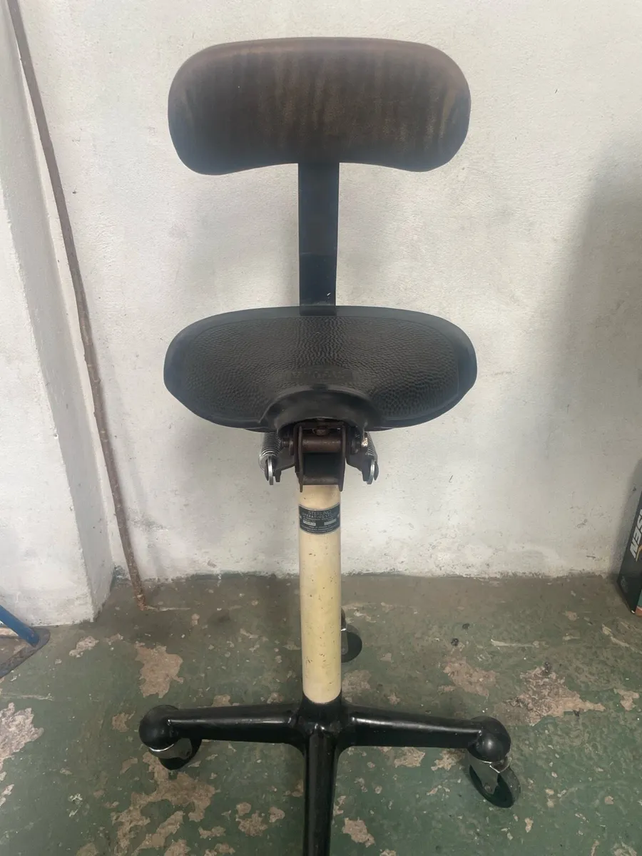 Pugusa Saddle Stool Rare Stool - Image 2