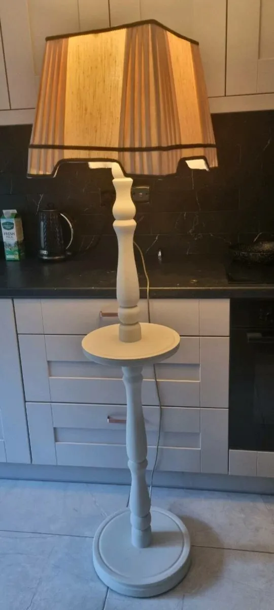 TALL LAMP CENTRE TABLE SHELVE - Image 2