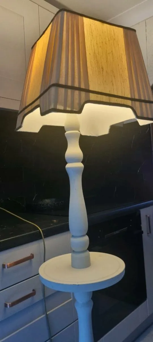 TALL LAMP CENTRE TABLE SHELVE - Image 3