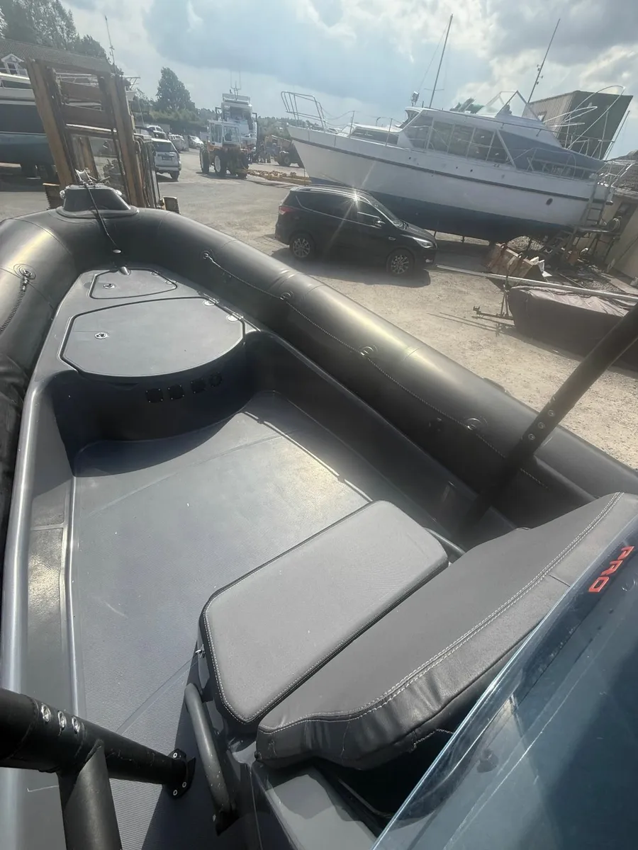 Zodiac Pro 850 with Yamaha Twin 250 HP Outboard - Image 3