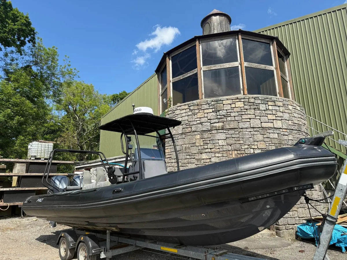 Zodiac Pro 850 with Yamaha Twin 250 HP Outboard - Image 1