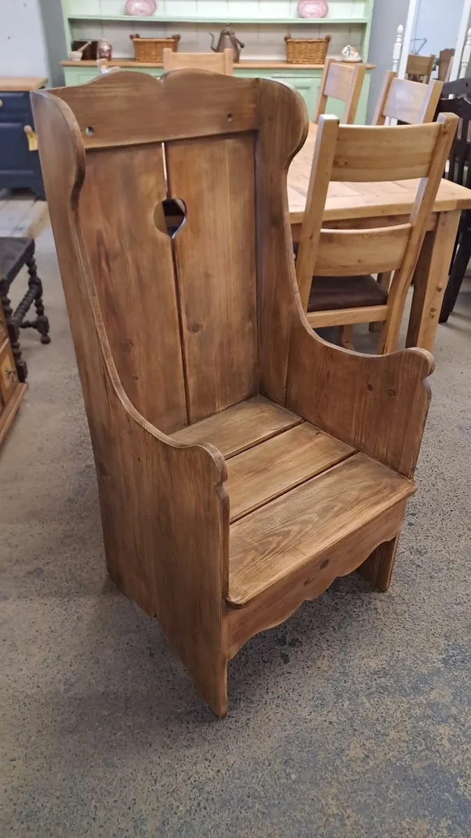 Large vintage pine lambing chair, pew - Image 4