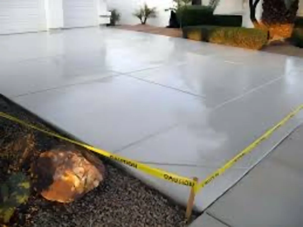 Roof/driveway paint - Image 3