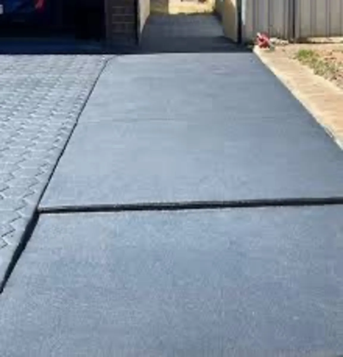 Roof/driveway paint - Image 4