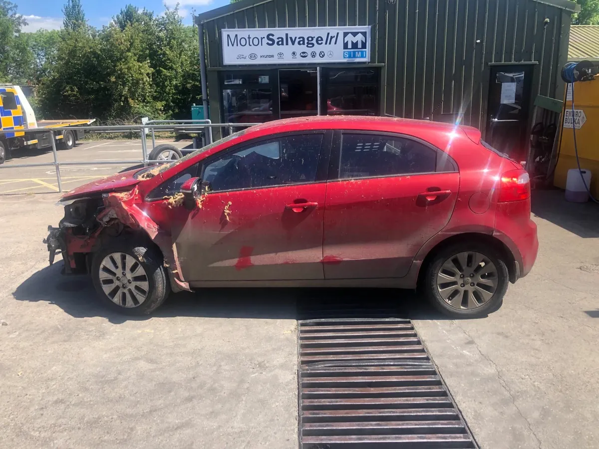 2012 KIA RIO 1.4 dsl (for parts only) - Image 1