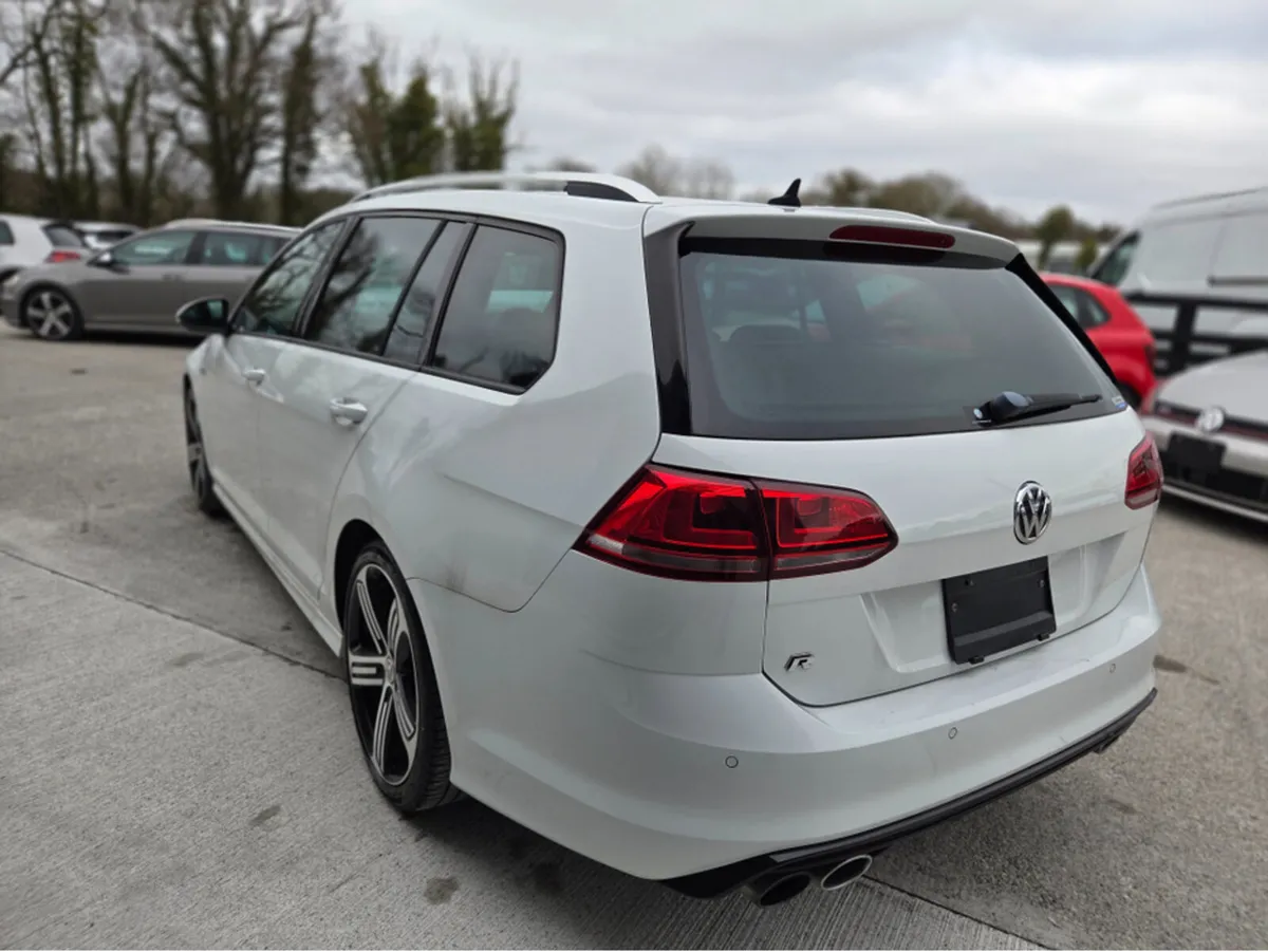 2015 Volkswagen Golf R 2.0 DSG - Image 4