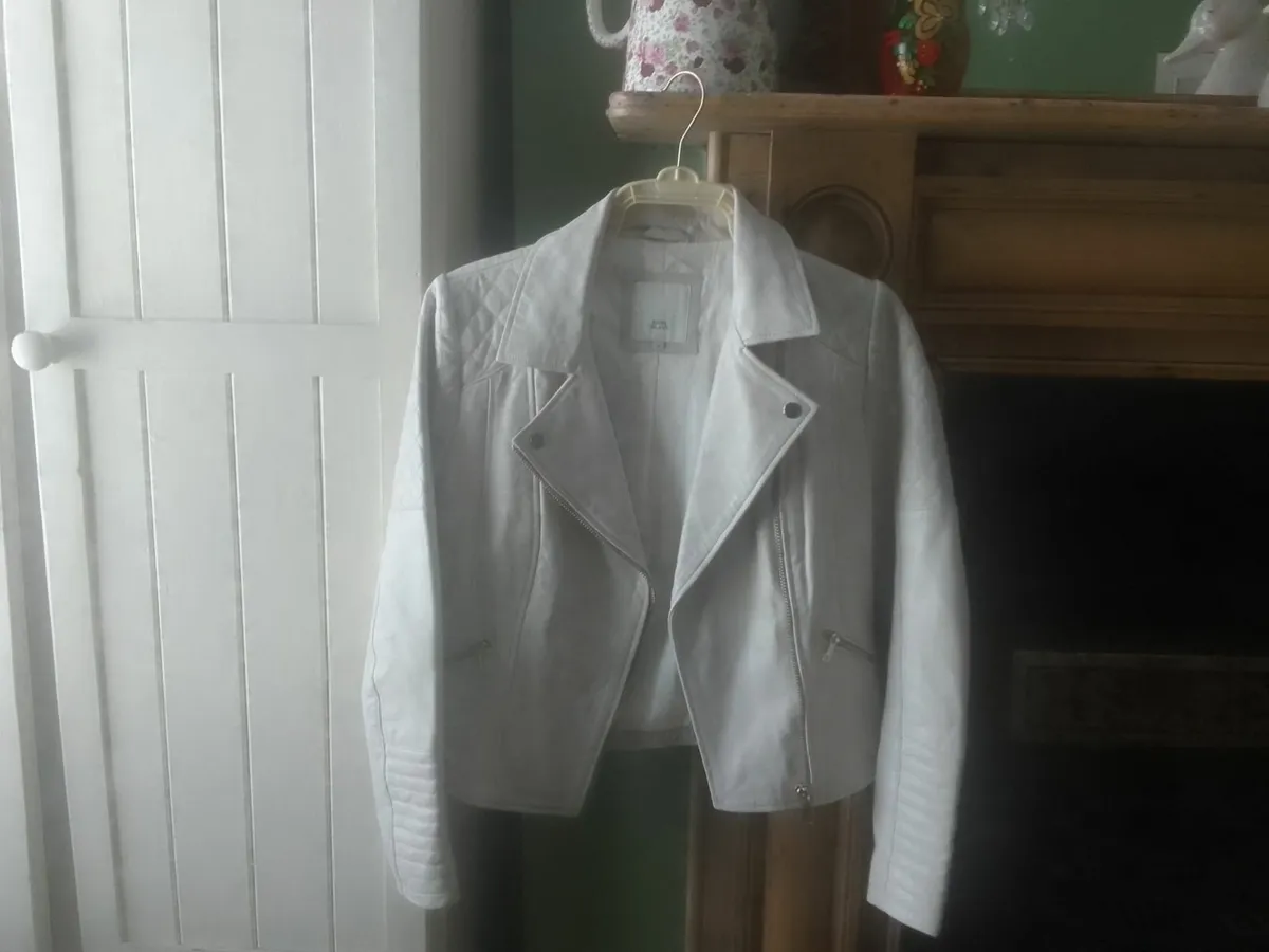 CREAM GENUINE LEATHER BIKER JACKET 14 as NEW - Image 1