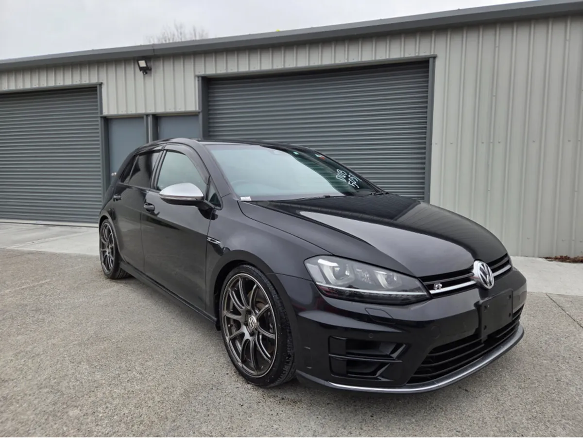 2014 Volkswagen Golf R 2.0 - Image 1