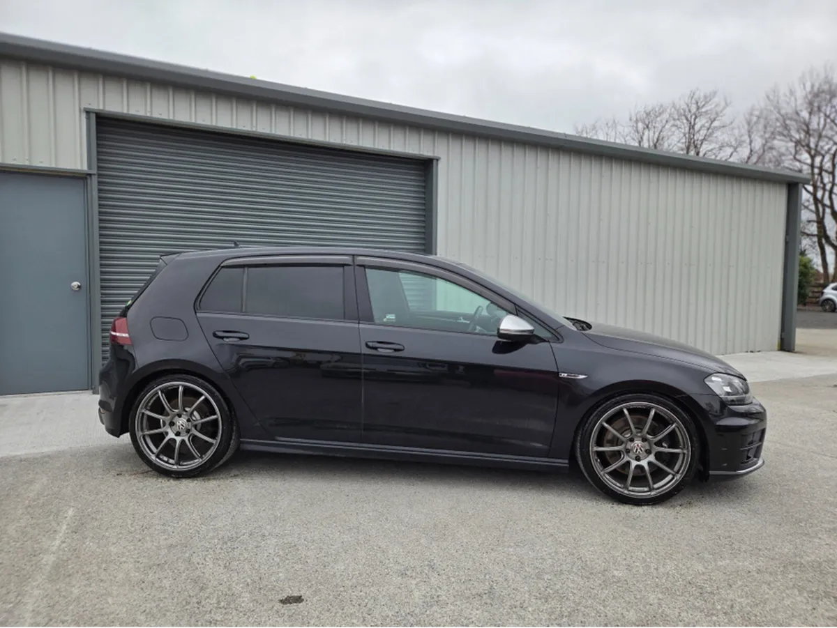 2014 Volkswagen Golf R 2.0 - Image 2
