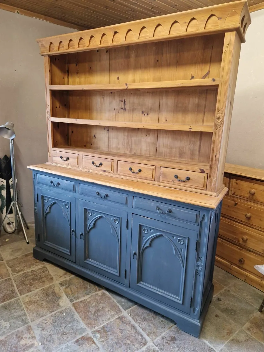 6ft wide vintage pine kitchen dresser - Image 4