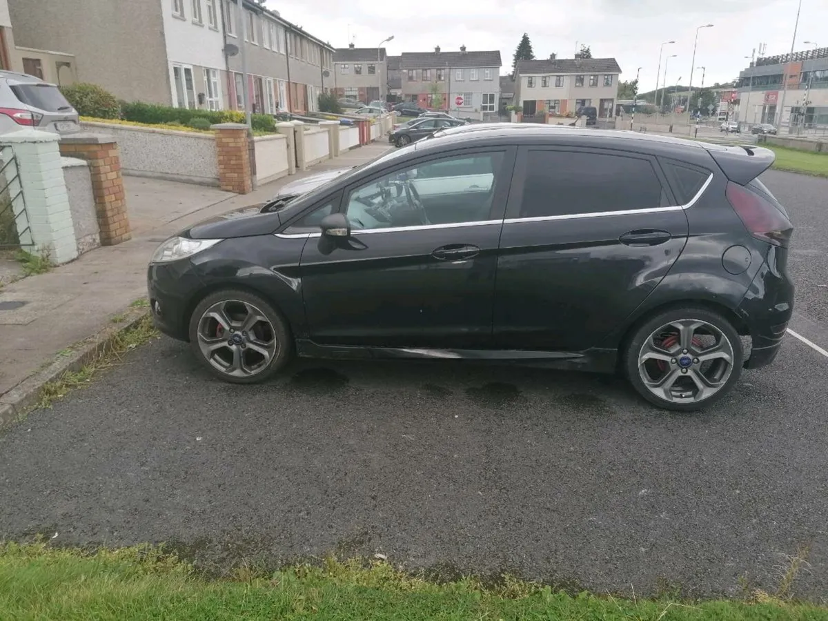 Car - Image 3