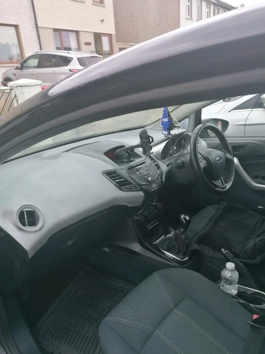 Car - Image 4