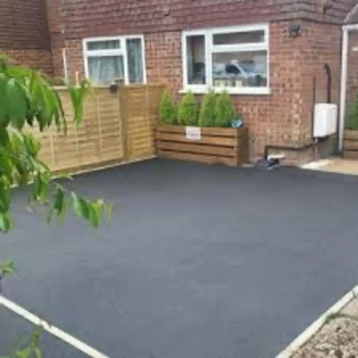 Roof/driveway paint - Image 2
