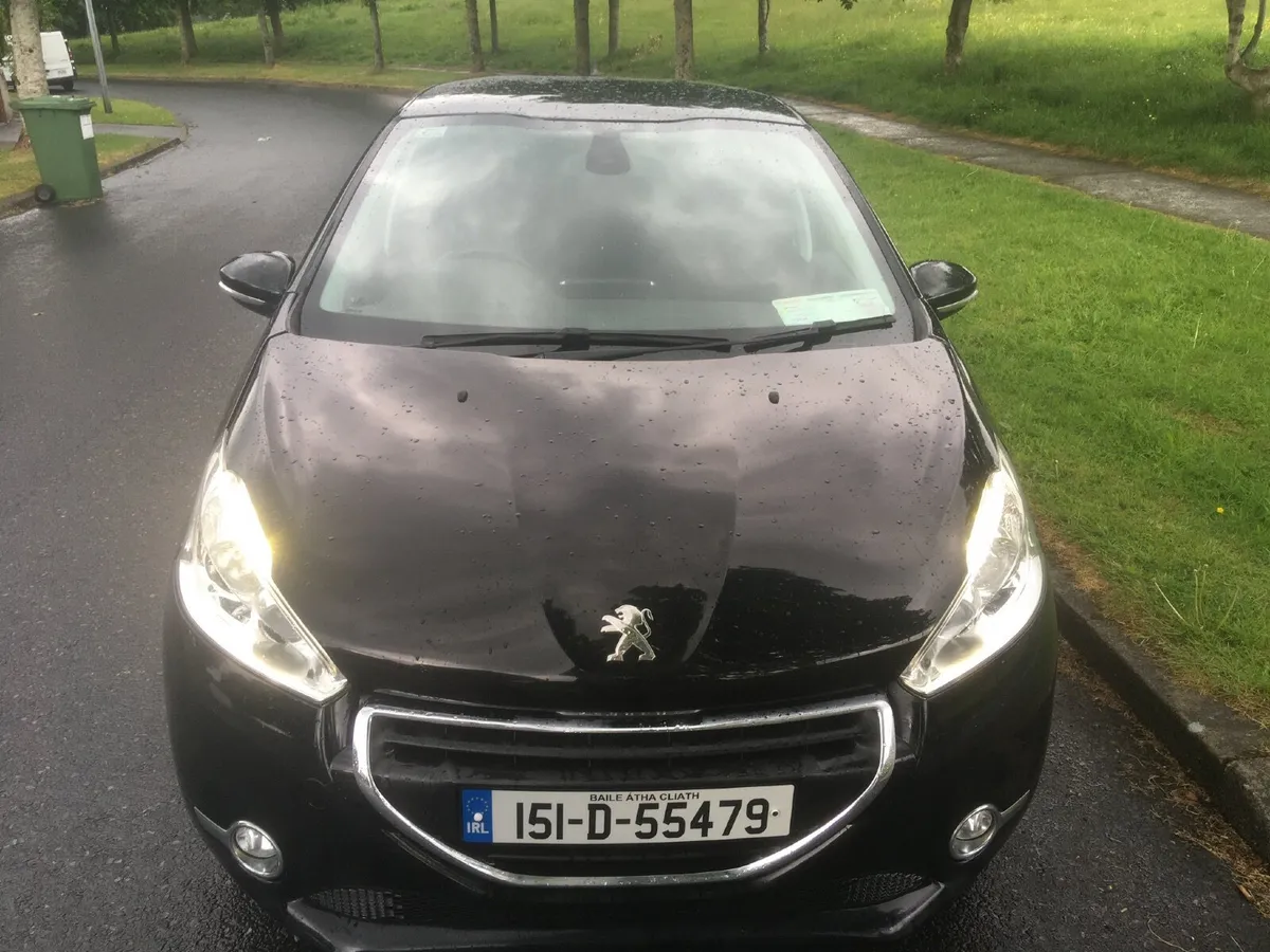 Peugeot 208 2015 - Image 1