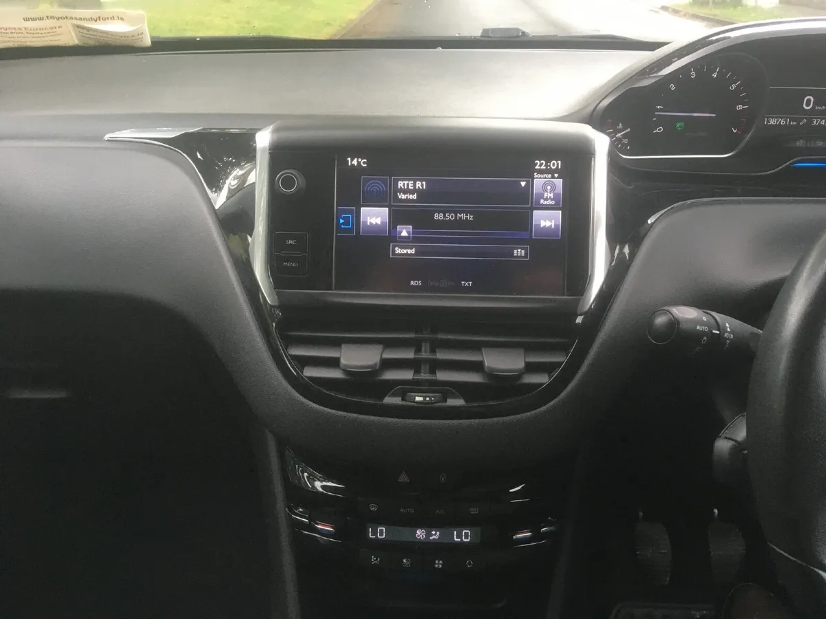 Peugeot 208 2015 - Image 3