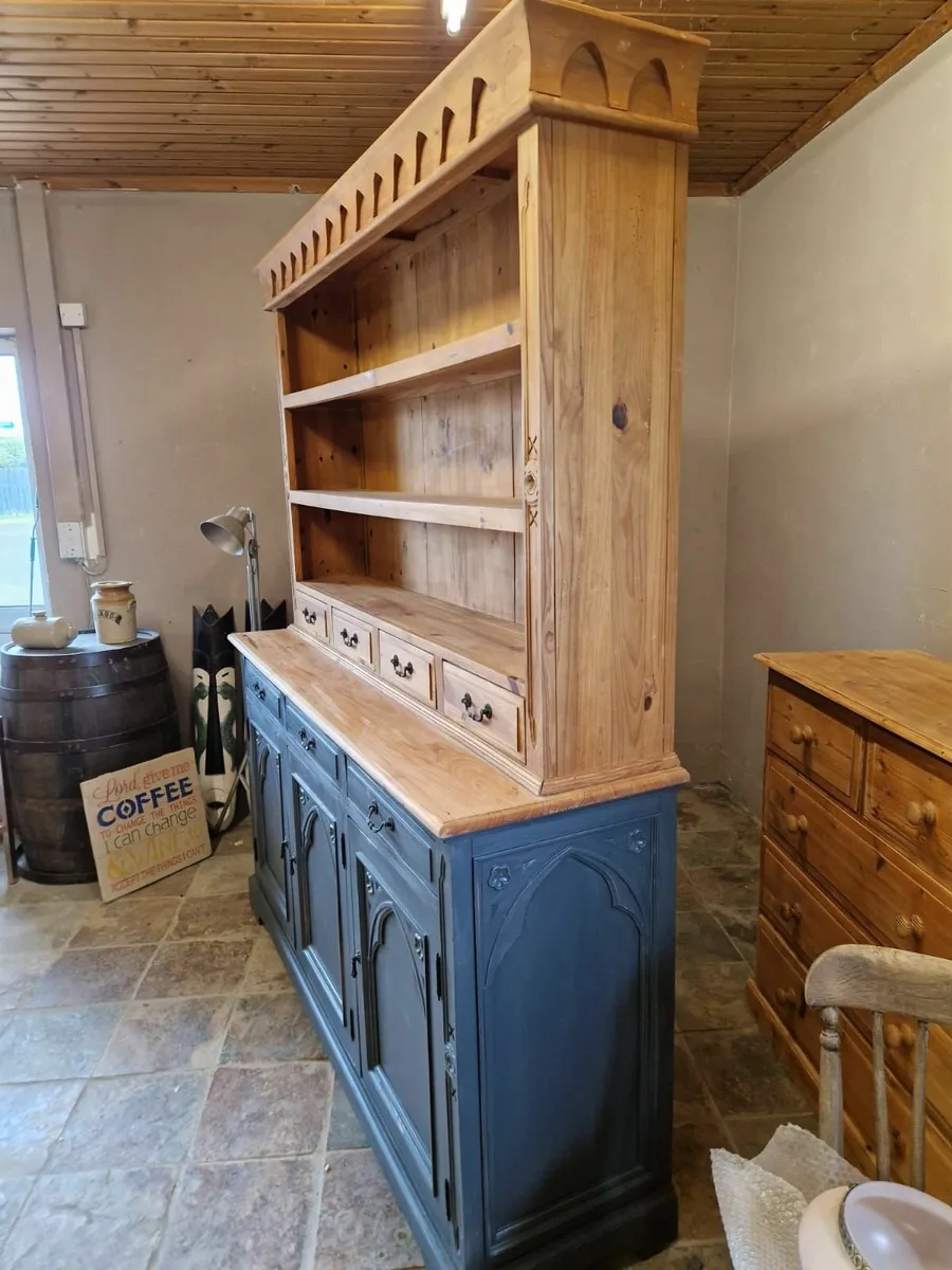 6ft wide vintage pine kitchen dresser - Image 2
