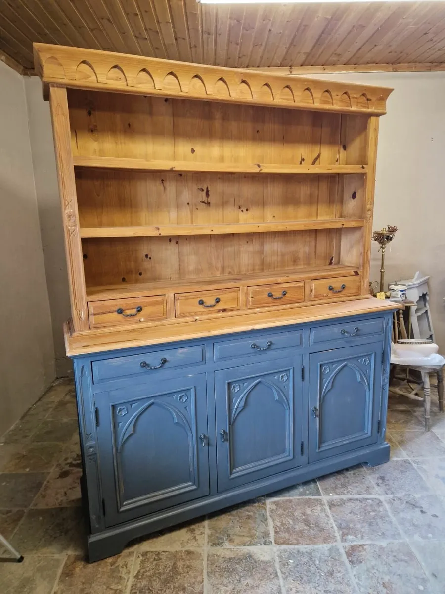 6ft wide vintage pine kitchen dresser - Image 1