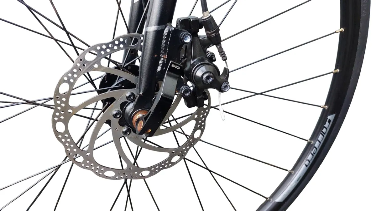 Carrera Zelos Road Bike Disc Brakes - Image 3