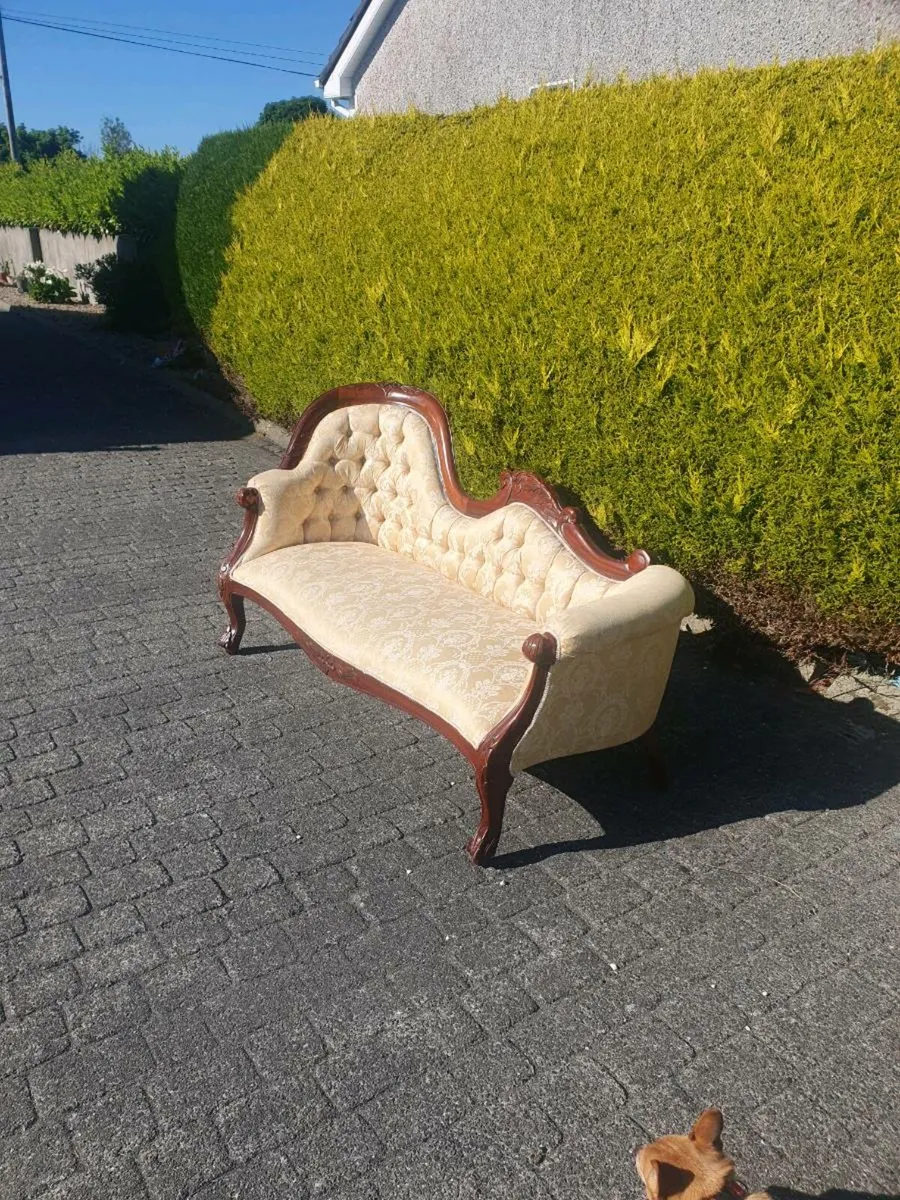 Chaise Lounge - Image 1