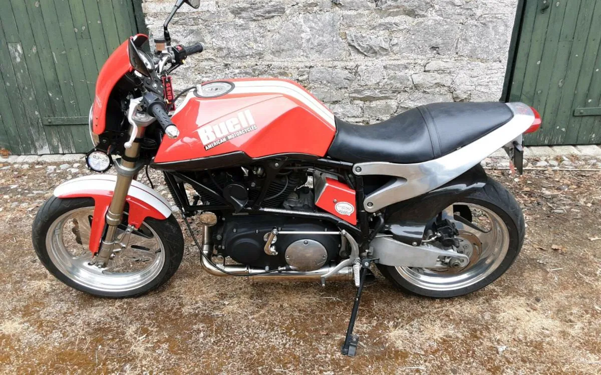 Limited edition 419/800 racing red stripe! - Image 4