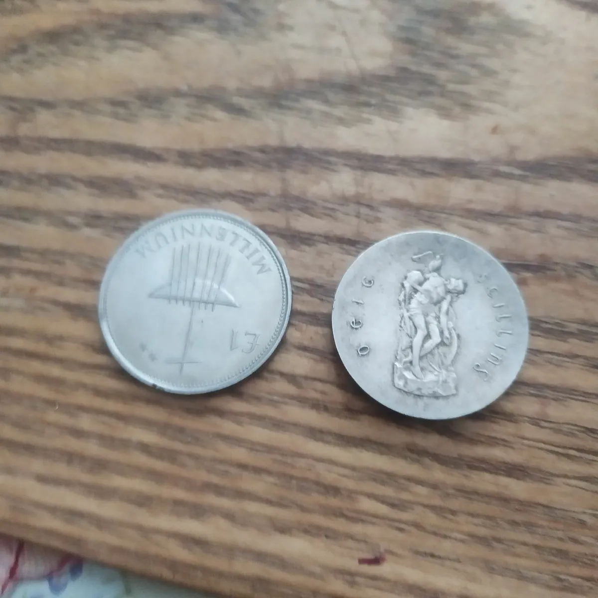 Irish coins.   Mint condition  1988 / 1966 - Image 2