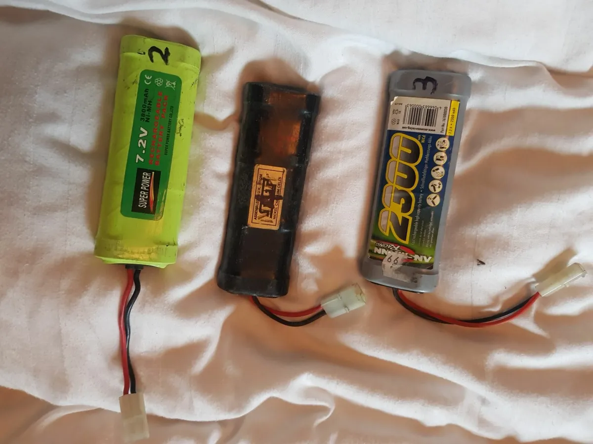 3x remote control Tamiya cars with controllers - Image 4