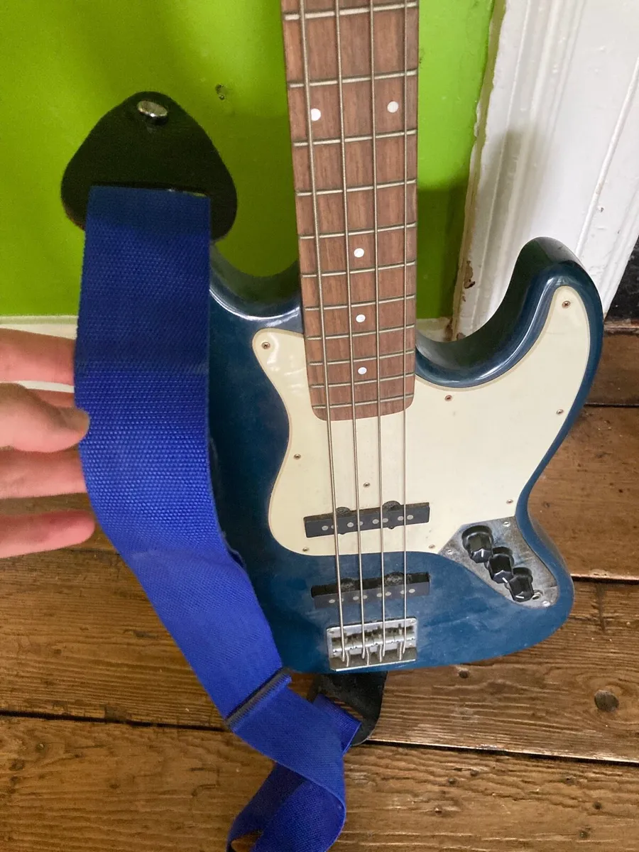 Bass Guitar - Image 4