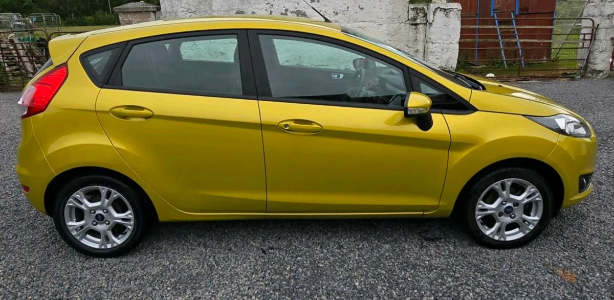 Ford Fiesta 1.2 petrol - Image 3