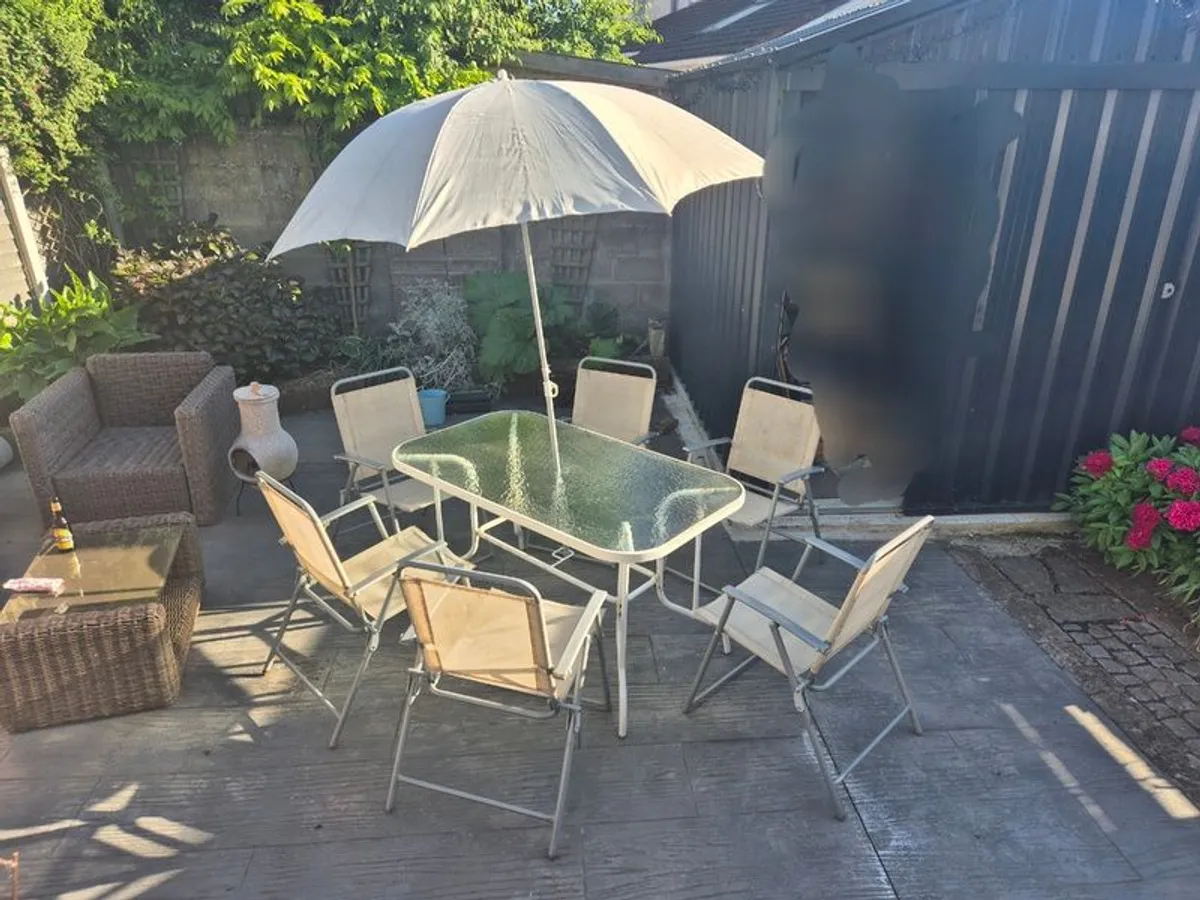 Outdoor dining set