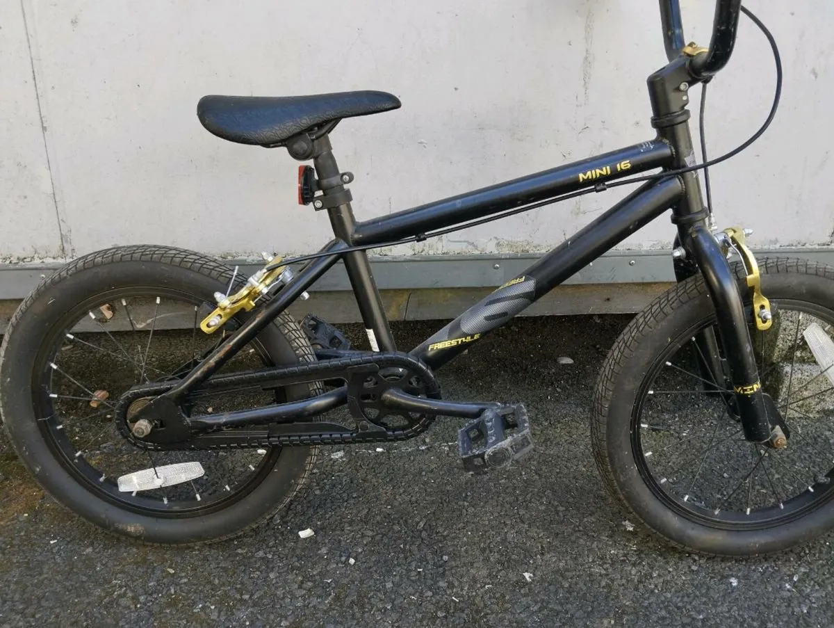 Boys 16inch bike - Image 2